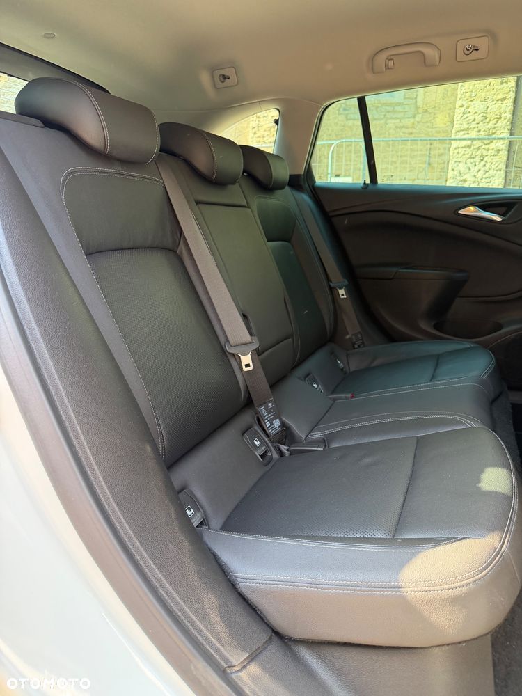 Opel Astra 1.4 Turbo Innovation - 26