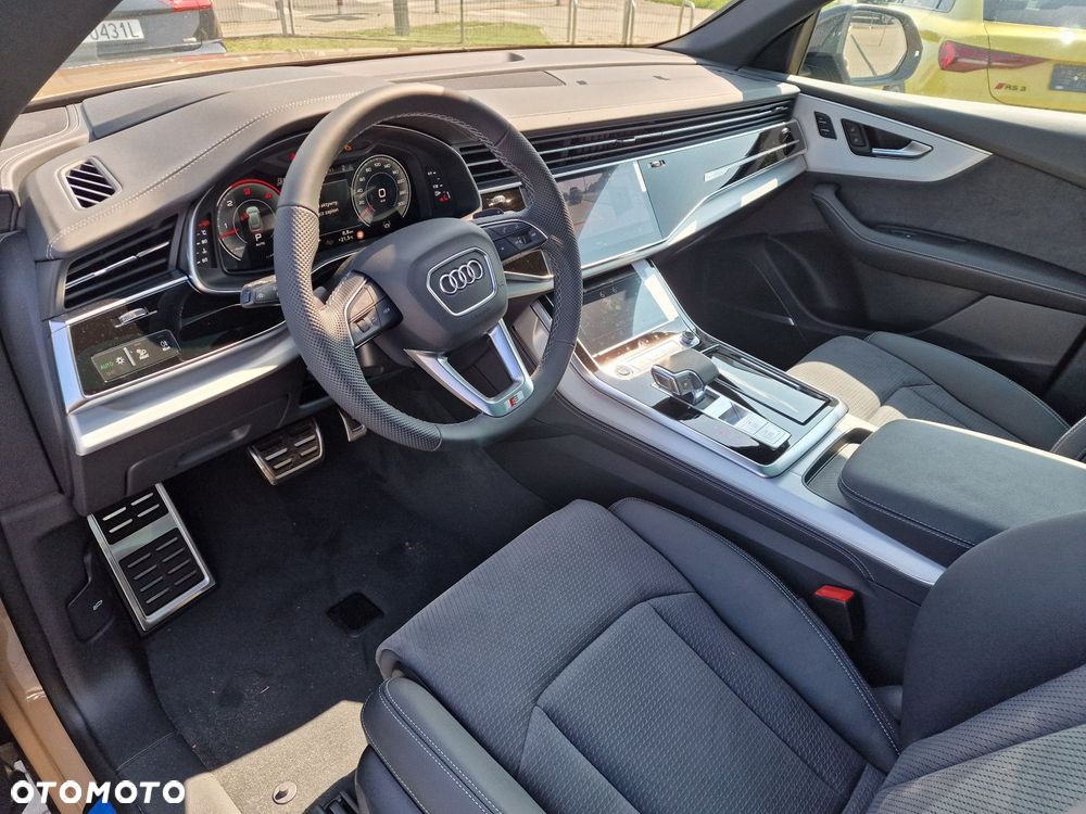 Audi Q8 - 8