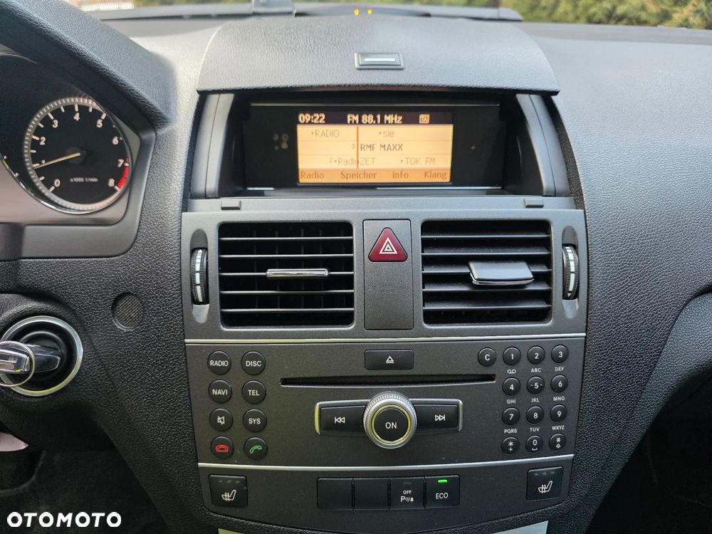 Mercedes-Benz Klasa C 180 BlueEFFICIENCY Avantgarde - 12