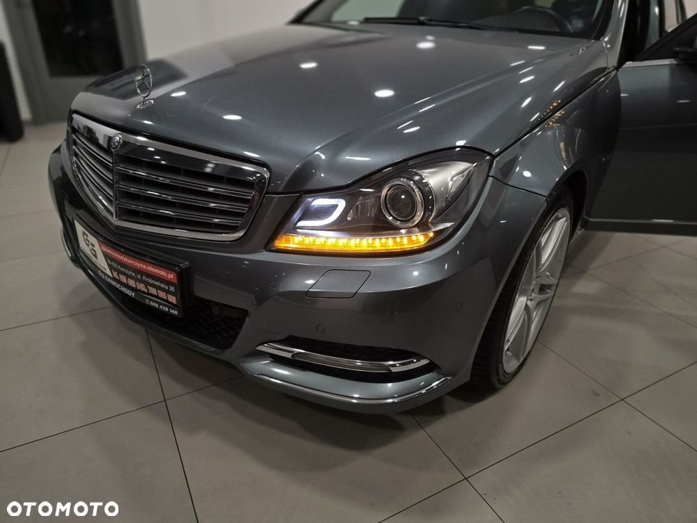 Mercedes-Benz Klasa C 180 BlueEFFICIENCY 7G-TRONIC Elegance - 31