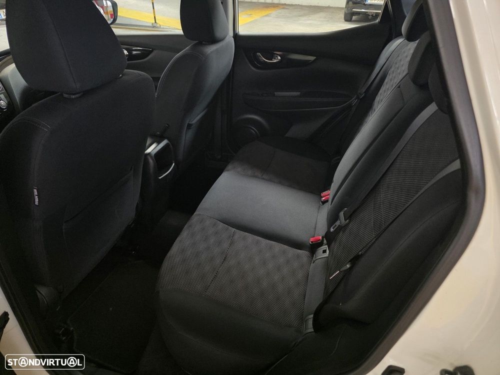 Nissan Qashqai 1.5 dCi N-Connecta - 11