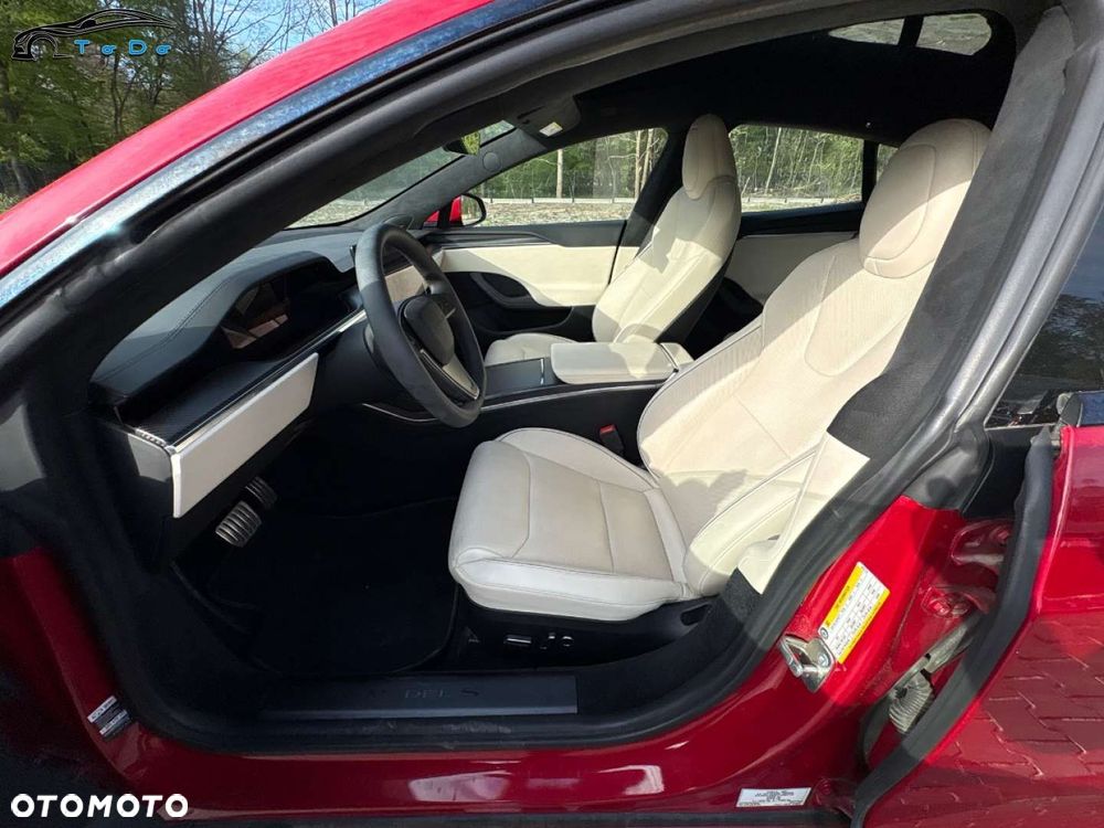 Tesla Model S - 19
