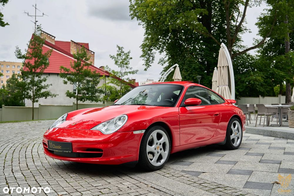 Porsche 911 Carrera - 19