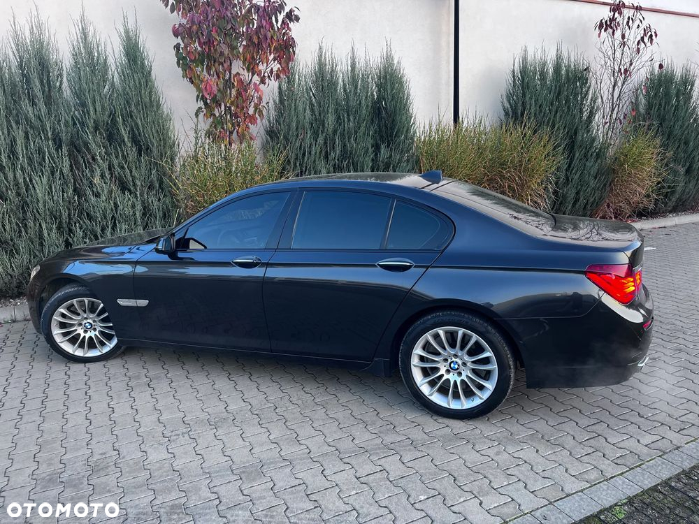 BMW Seria 7 750i Edition Exclusive - 11