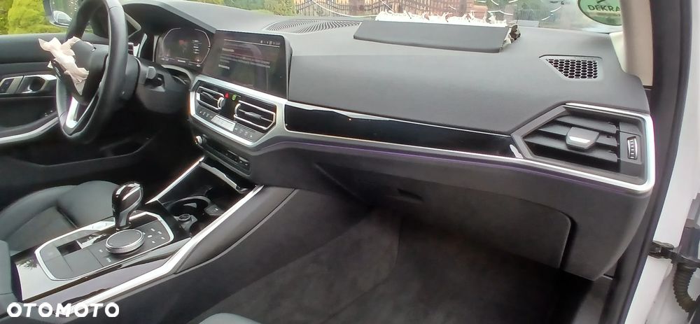 BMW Seria 3 320d Luxury Line - 14