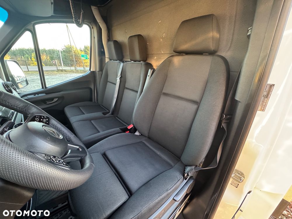Mercedes-Benz Sprinter - 18