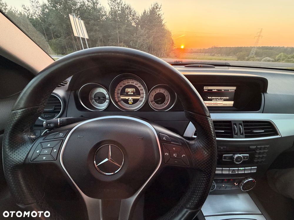 Mercedes-Benz Klasa C 180 (BlueEFFICIENCY) - 19