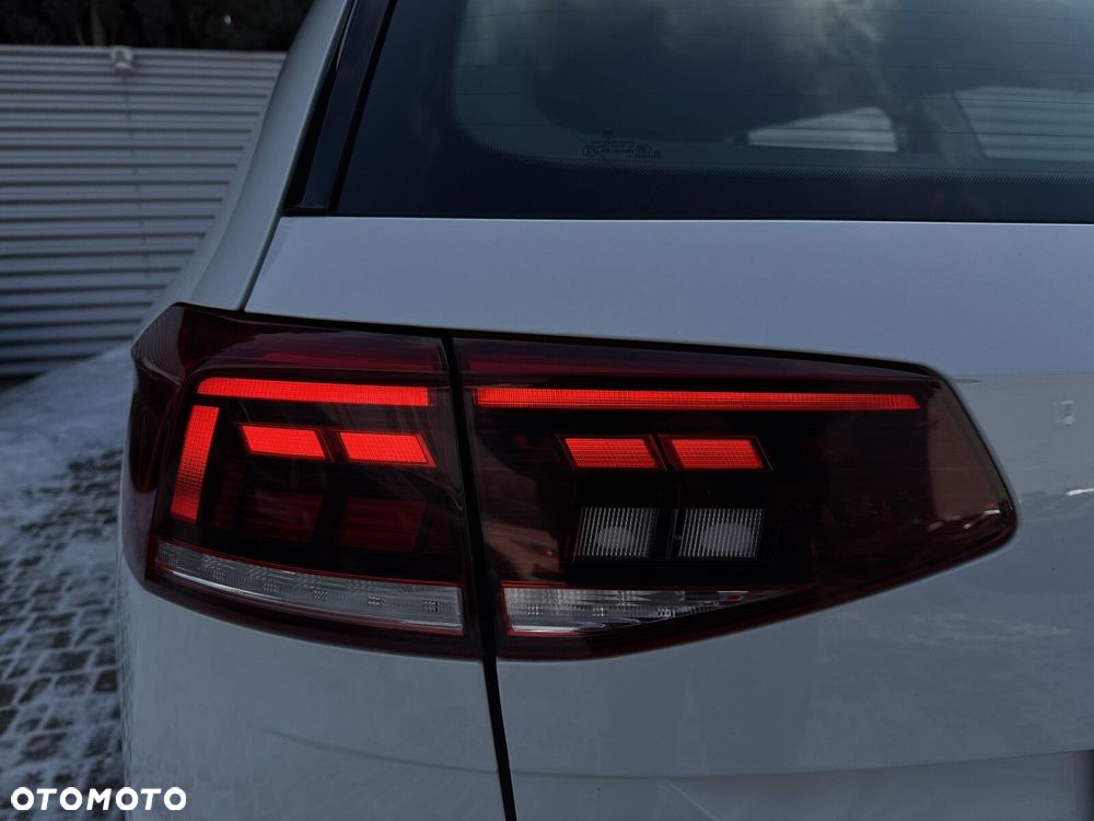 Volkswagen Passat Variant 2.0 TDI SCR Elegance DSG - 36