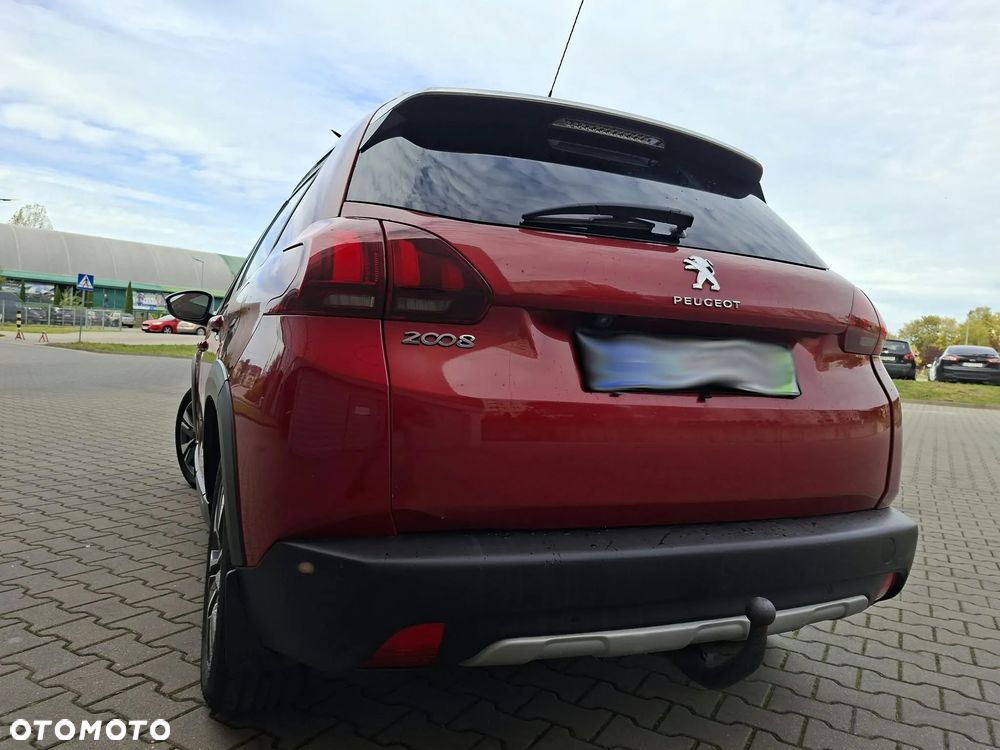 Peugeot 2008 BlueHDi 100 STOP & START Allure - 23