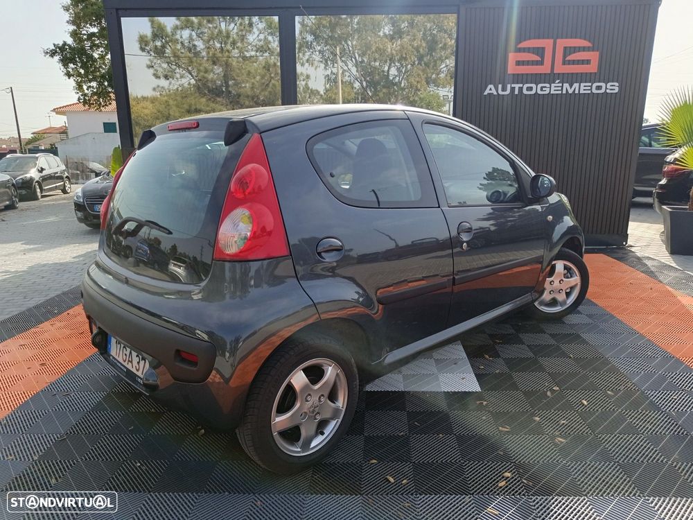 Peugeot 107 1.0 Urban - 2