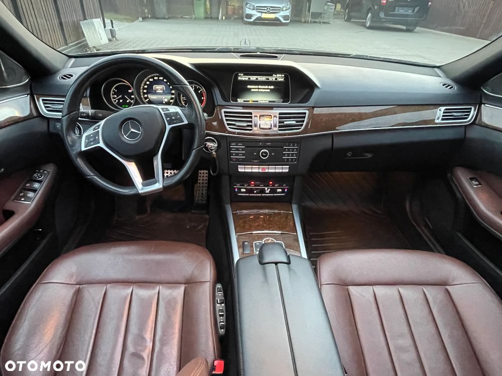Mercedes-Benz Klasa E 220 d 4Matic 9G-TRONIC Night Edition - 8