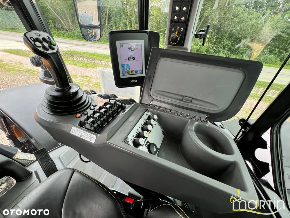 JCB Fastrac 4220 - 10