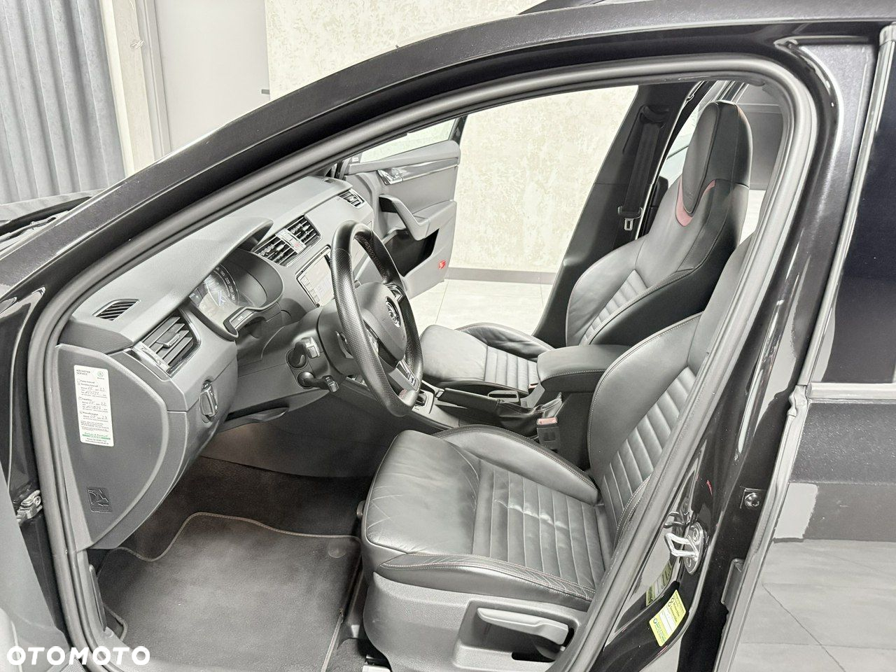 Skoda Octavia Combi 2.0 TDI DSG RS - 40