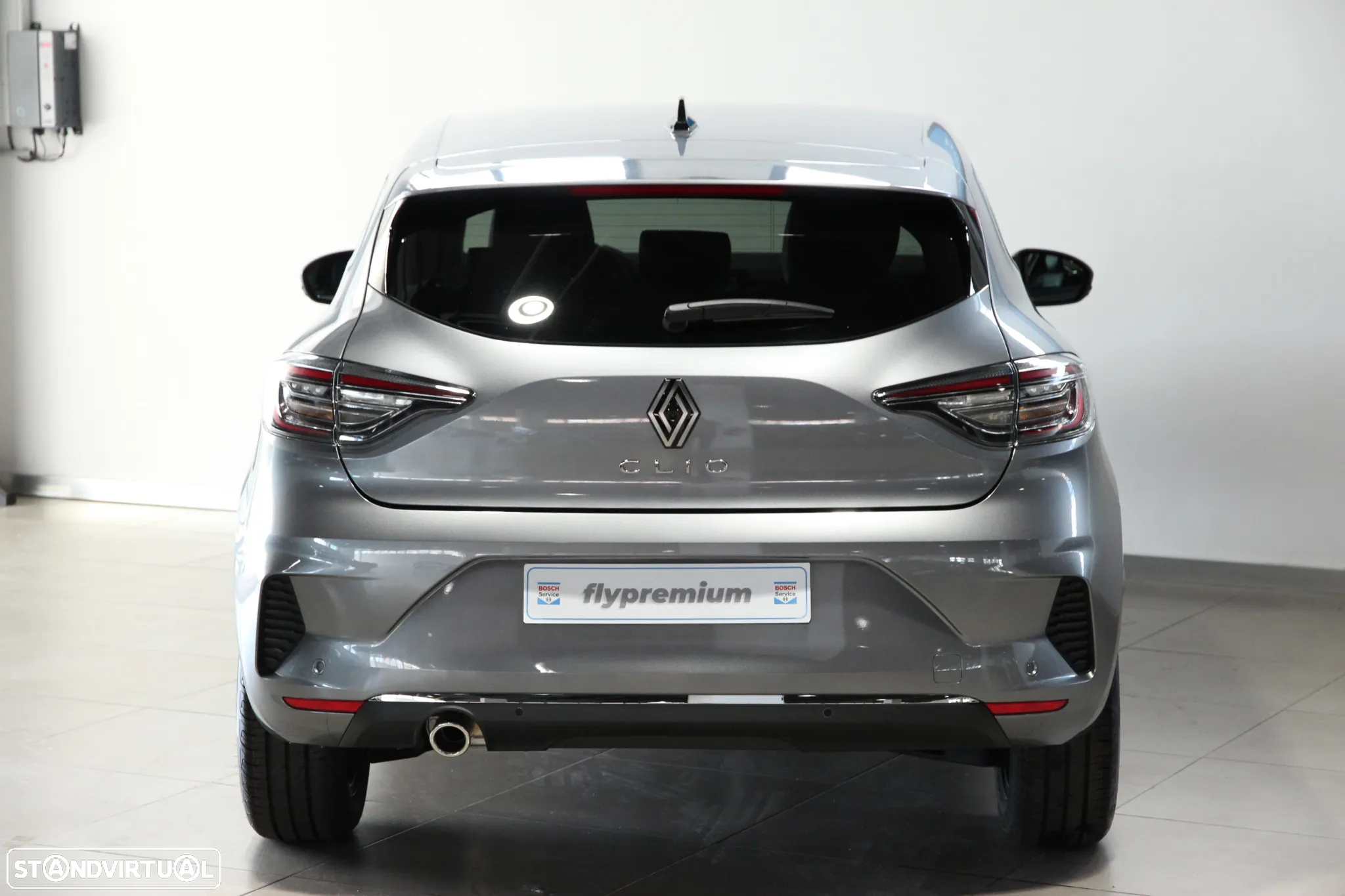 Renault Clio 1.0 TCe Techno Bi-Fuel - 4