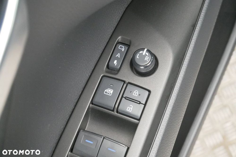 Toyota Camry 2.5 Hybrid Comfort CVT - 28