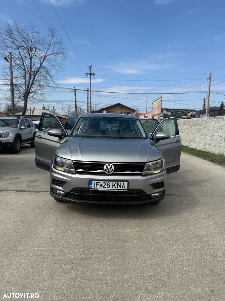 Volkswagen Tiguan - 1