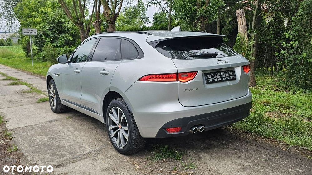Jaguar F-Pace - 37