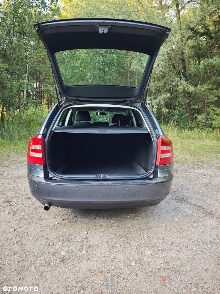Skoda Octavia 1.6 Combi - 26