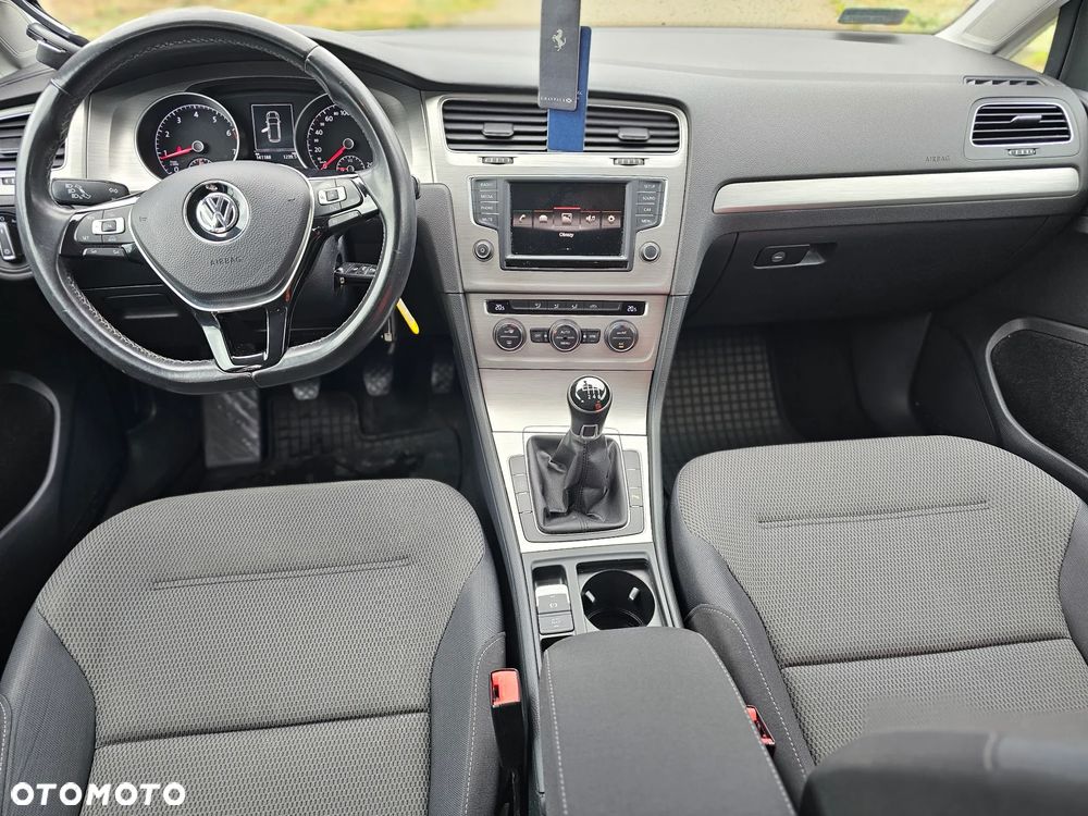 Volkswagen Golf - 11