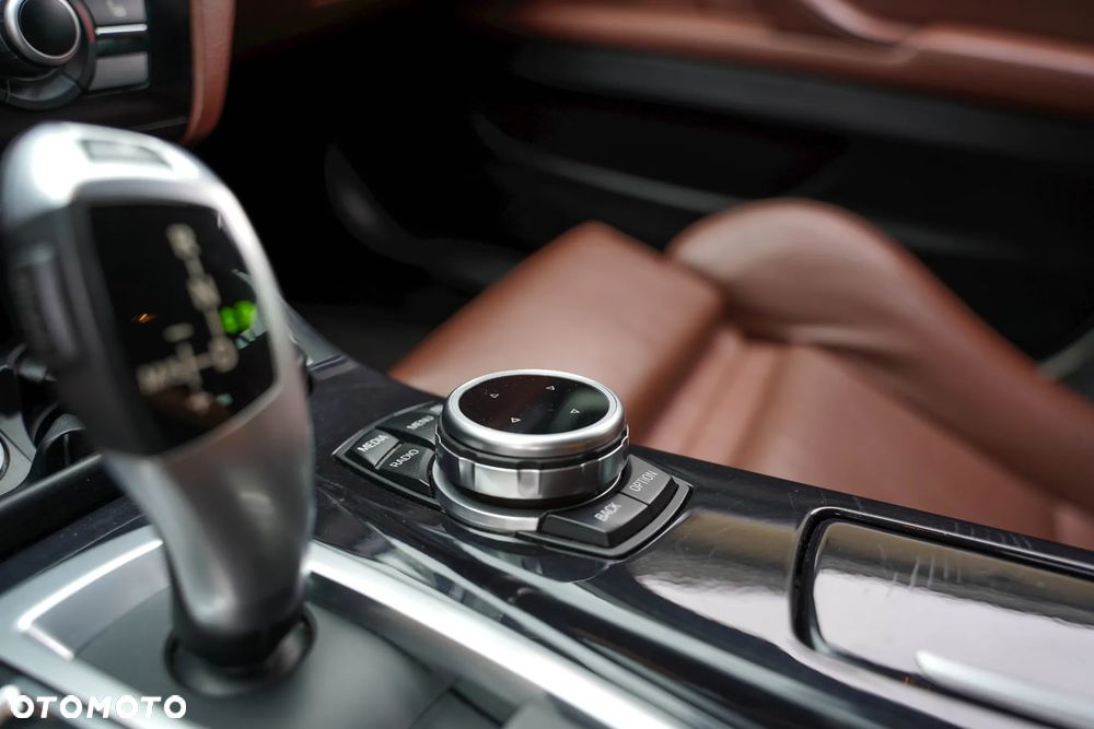 BMW Seria 5 520d - 34