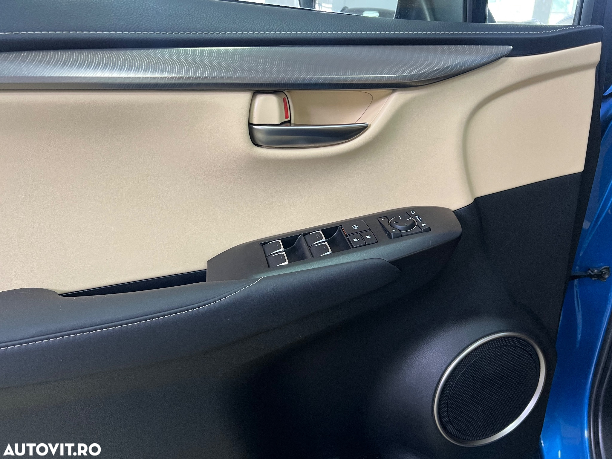 Lexus Seria NX 300h AWD Business - 24