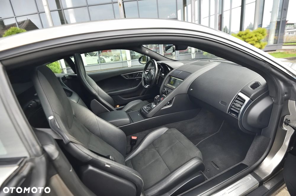 Jaguar F-Type Coupe P300 R-Dynamic - 26
