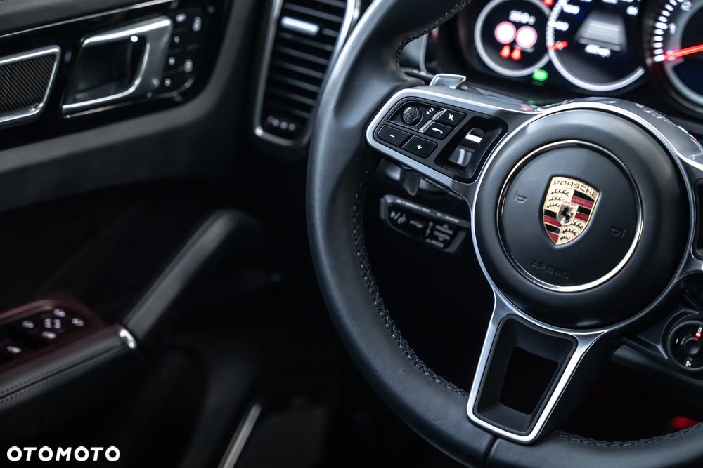 Porsche Cayenne - 29