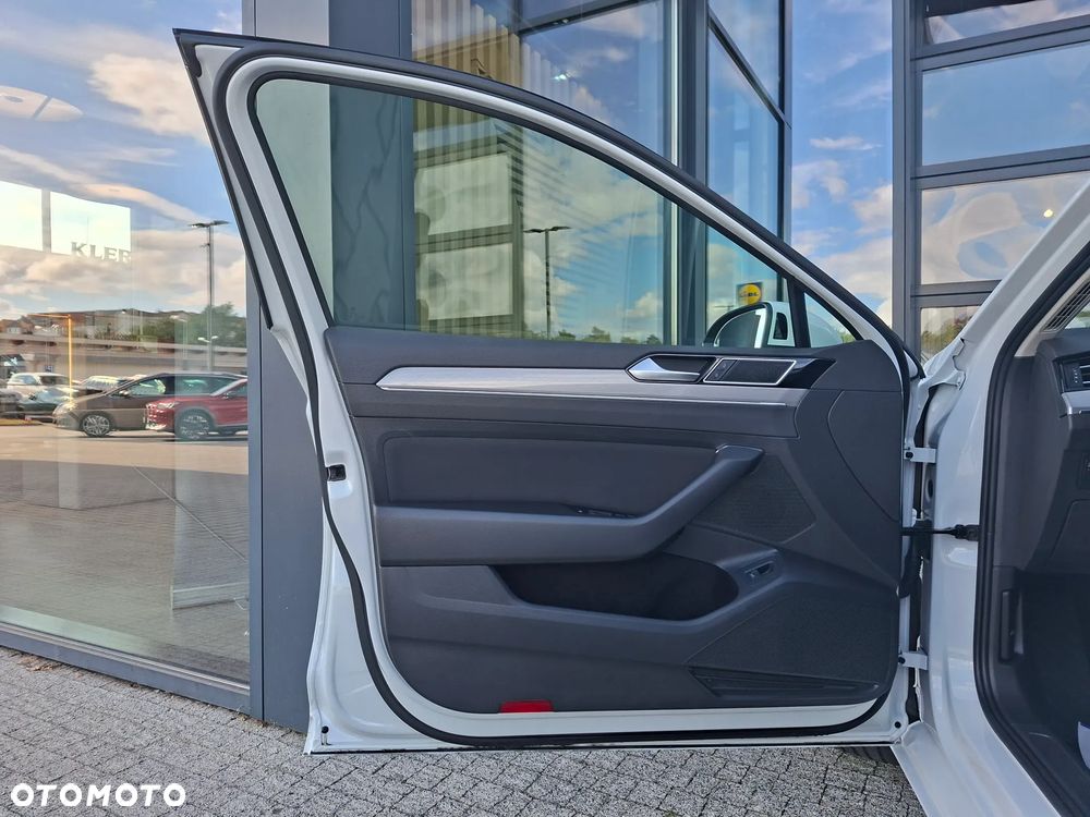 Volkswagen Passat - 9
