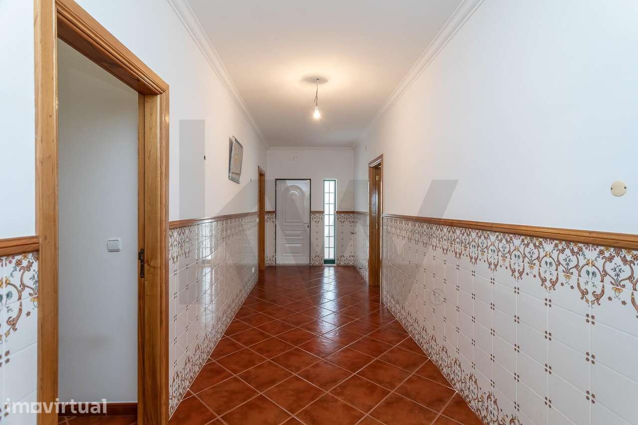 Moradia T3 com Vistas Desafogadas e Terreno de 3.608 m2 – Seiça, Ourém - Grande imagem: 4/56