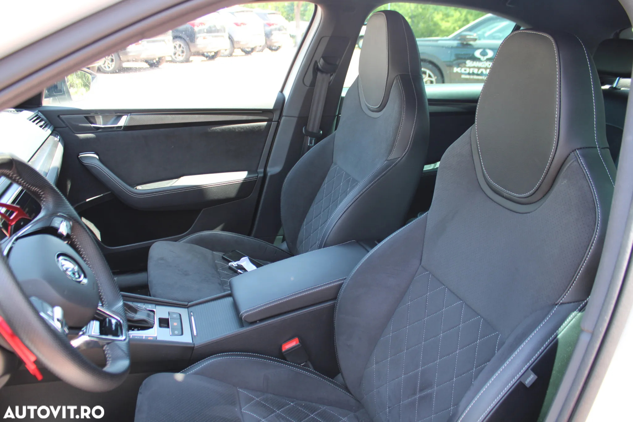 Skoda Superb 2.0 TSI 4X4 DSG Sportline - 37