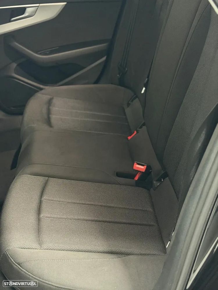 Audi A4 30 TDI Advanced S tronic - 27