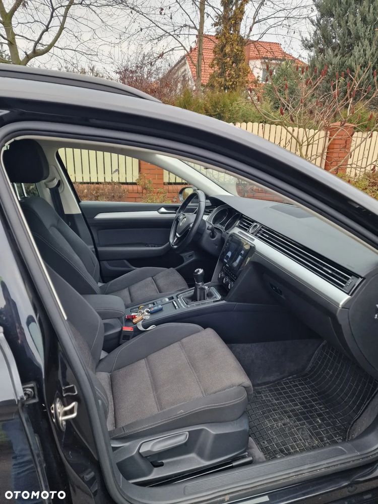Volkswagen Passat Variant 2.0 TDI BMT Comfortline - 11