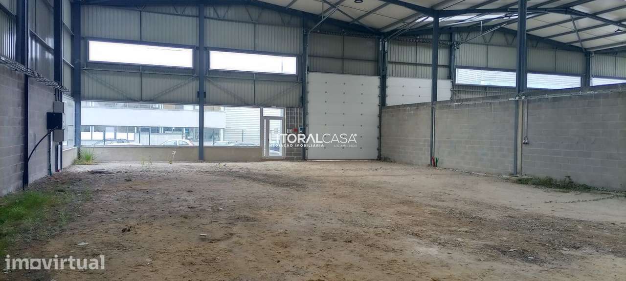 Armazém novo na zona industrial da Palhaça - Grande imagem: 4/16