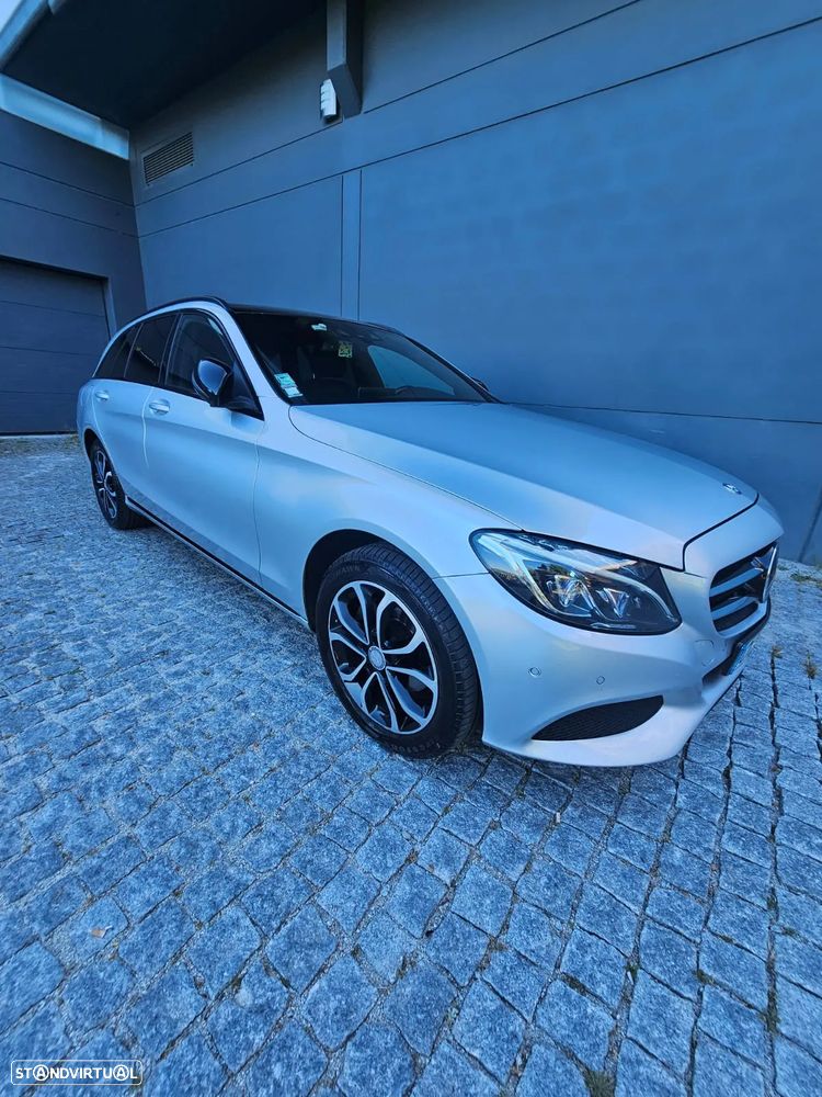 Mercedes-Benz 200 - 2