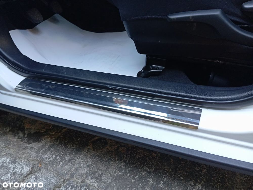 Toyota Yaris 1.0 Active EU6 - 5