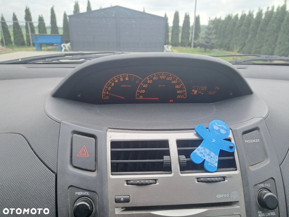Toyota Yaris - 7