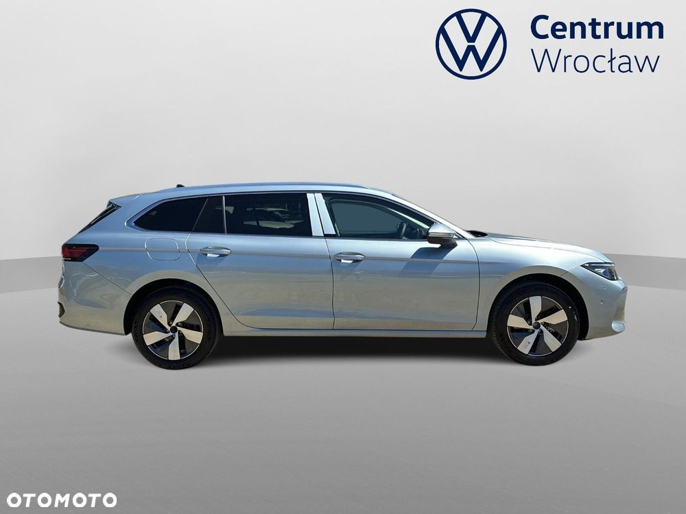 Volkswagen Passat - 4