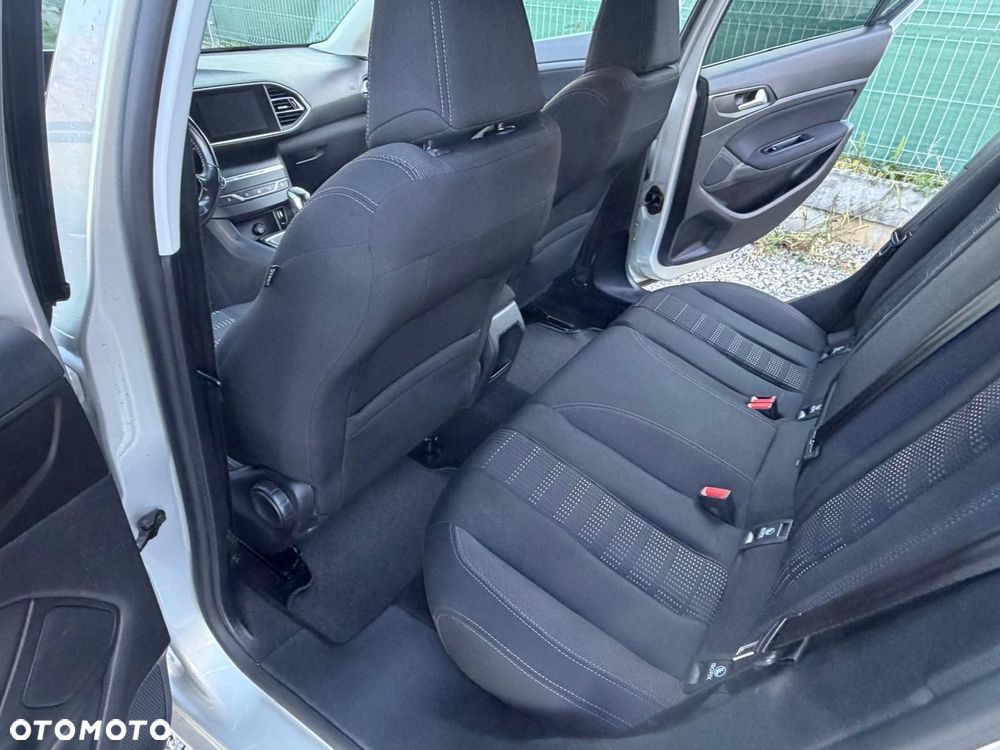 Peugeot 308 - 16