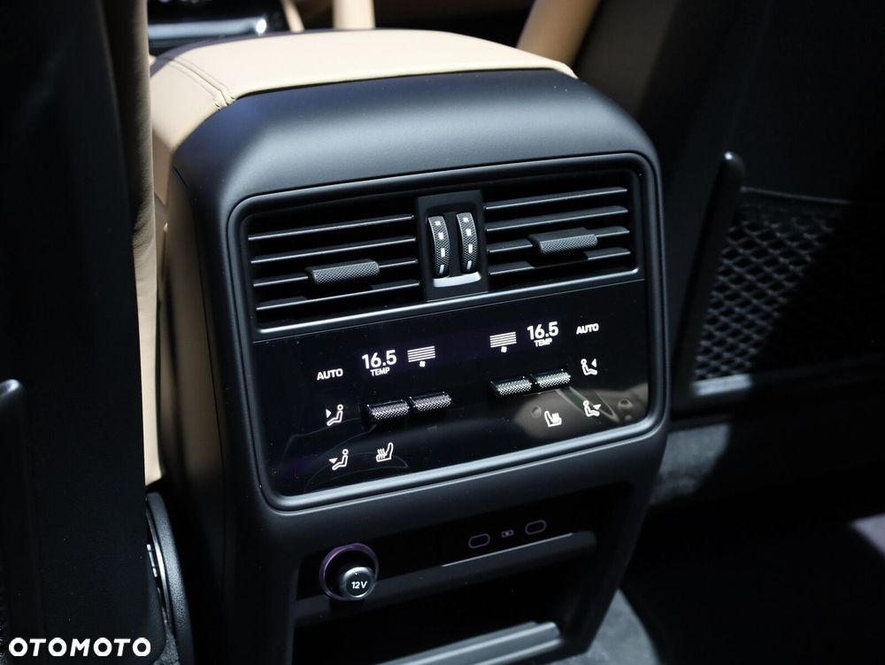 Porsche Cayenne - 25