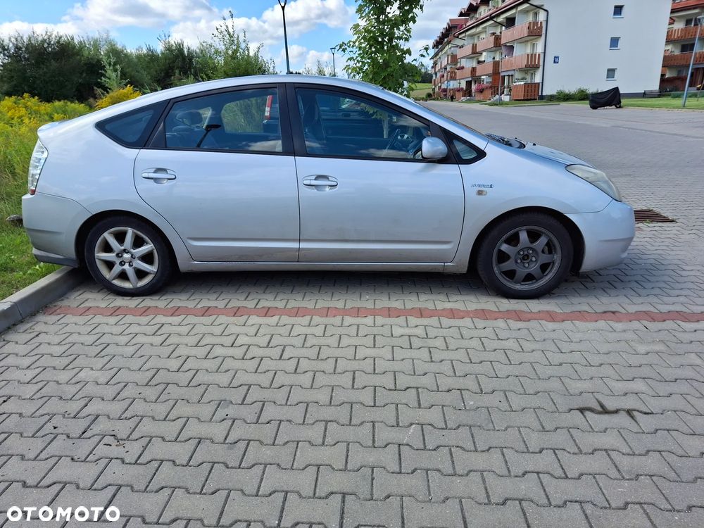 Toyota Prius - 3