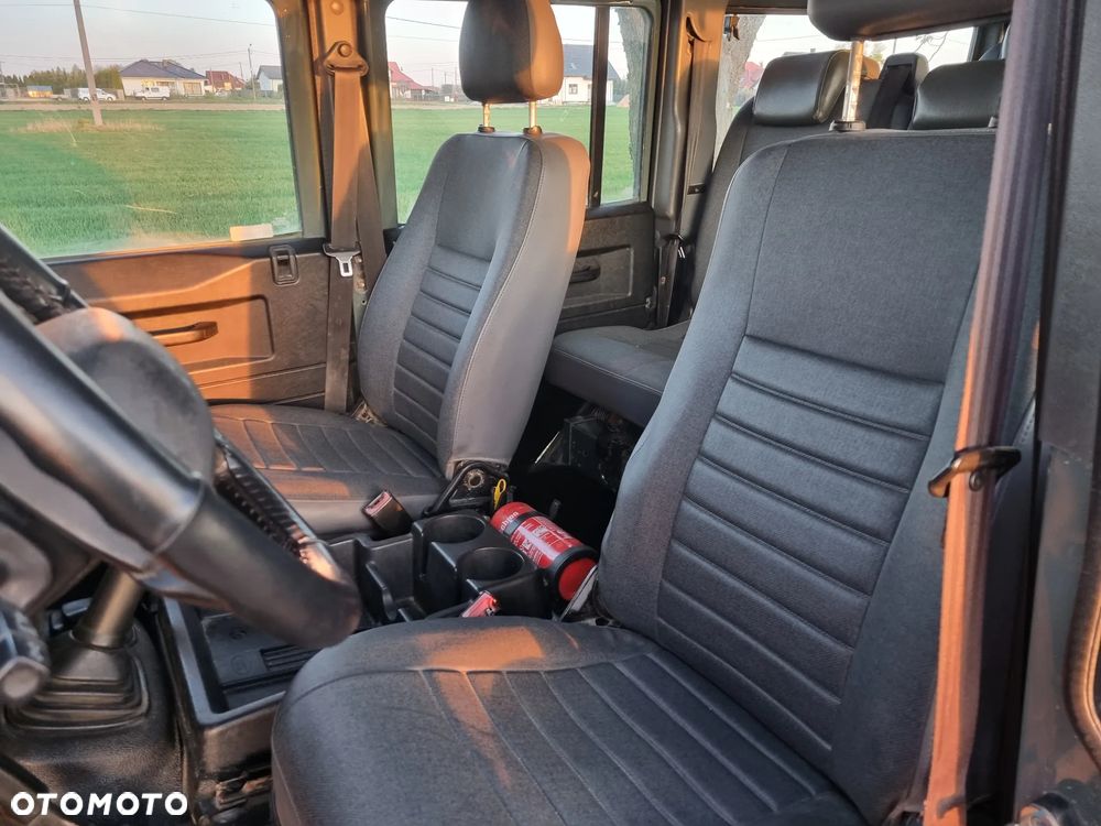 Land Rover Defender 2.2 TD4 SE - 21