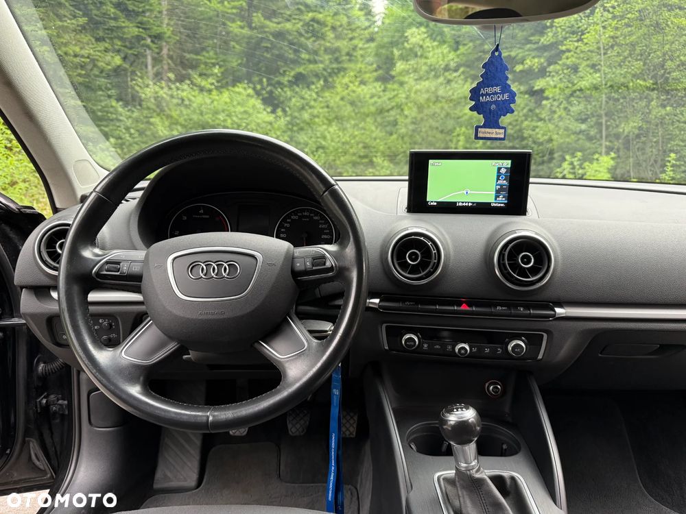 Audi A3 Sportback 1.6 TDI (clean diesel) Ambiente - 17