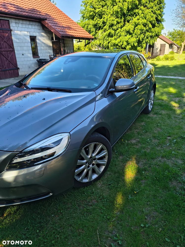 Volvo V40 D2 Momentum - 2