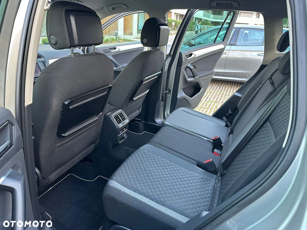 Volkswagen Tiguan 2.0 TDI SCR BlueMotion Technology Sport & Style - 17