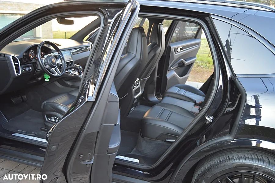 Porsche Cayenne Tiptronic S Platinum Edition - 18