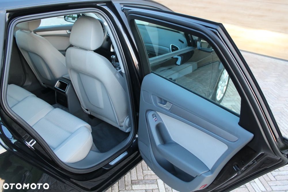 Audi A4 Avant - 23