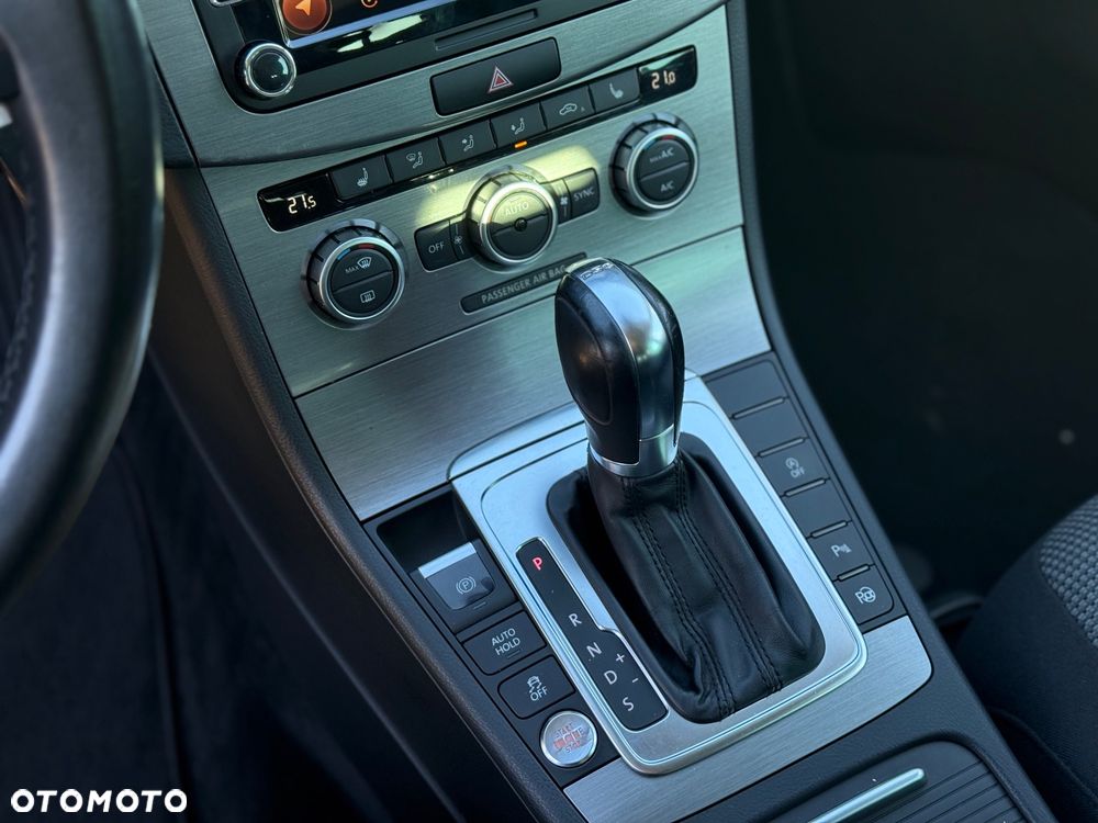 Volkswagen Passat - 19