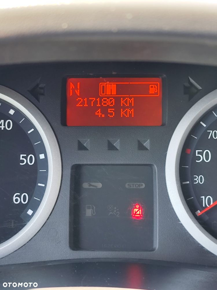 Renault Trafic 2.0dCi 115 - 24