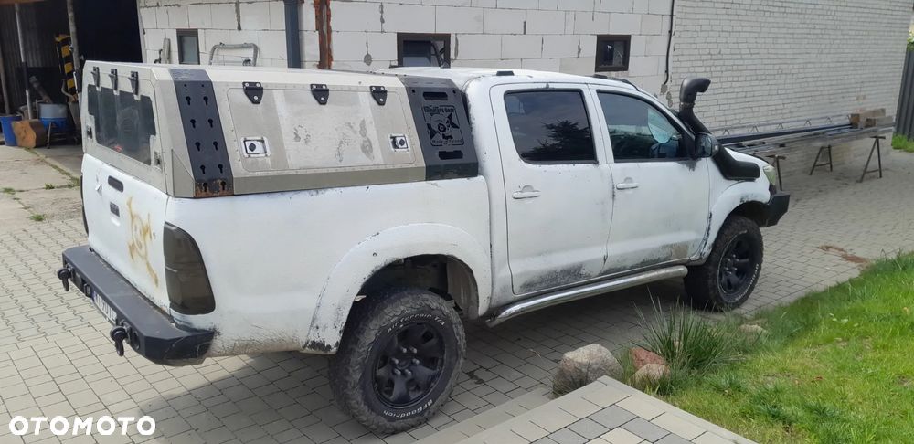 Toyota Hilux 3.0 D-4D SR5-X Platinium - 4