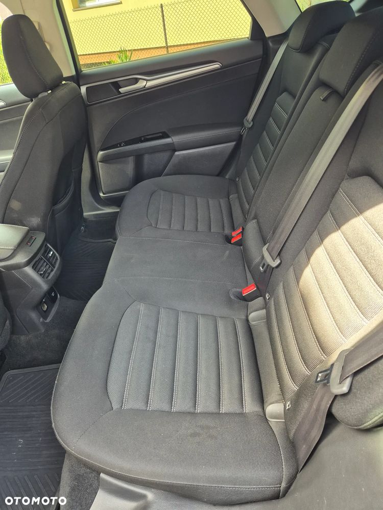 Ford Mondeo - 10